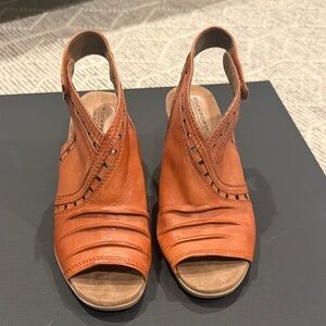 Rockport Women's Orange Peep-Toe Mules